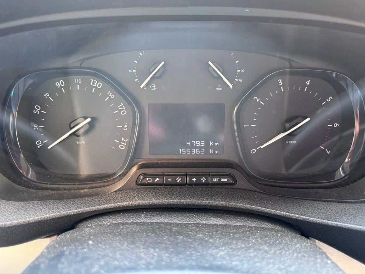 Toyota Proace Verso Verso 1.6D L1 D Lounge (17)