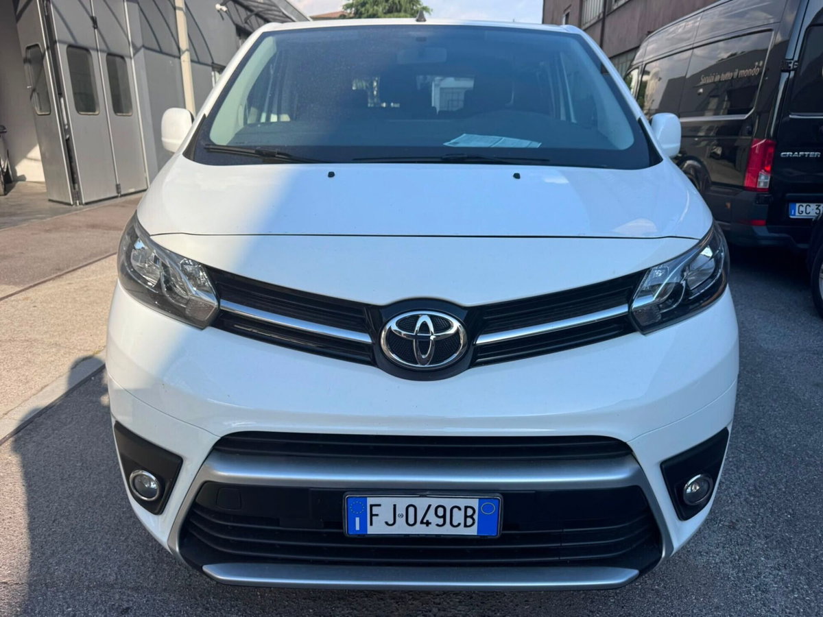 Toyota Proace Verso Verso 1.6D L1 D Lounge (2)