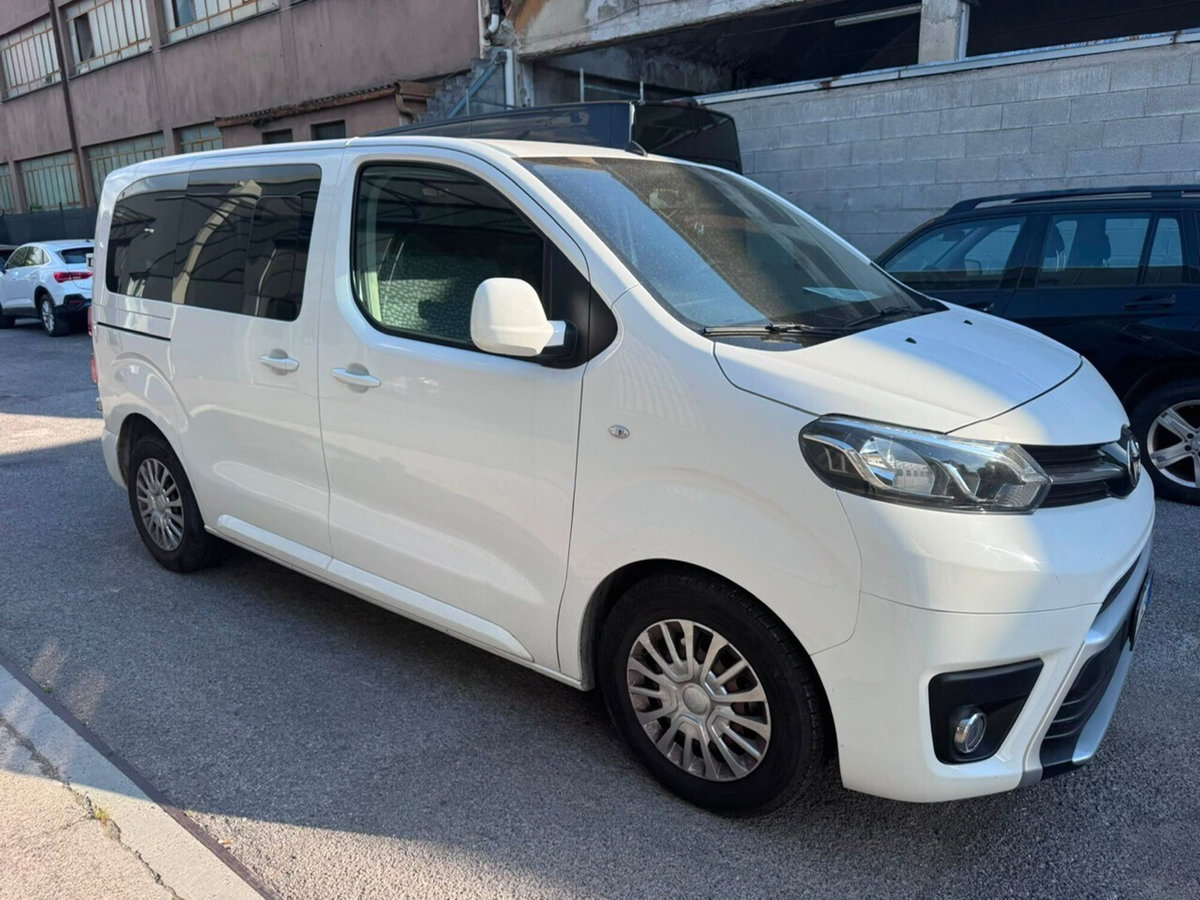 Toyota Proace Verso Verso 1.6D L1 D Lounge (3)