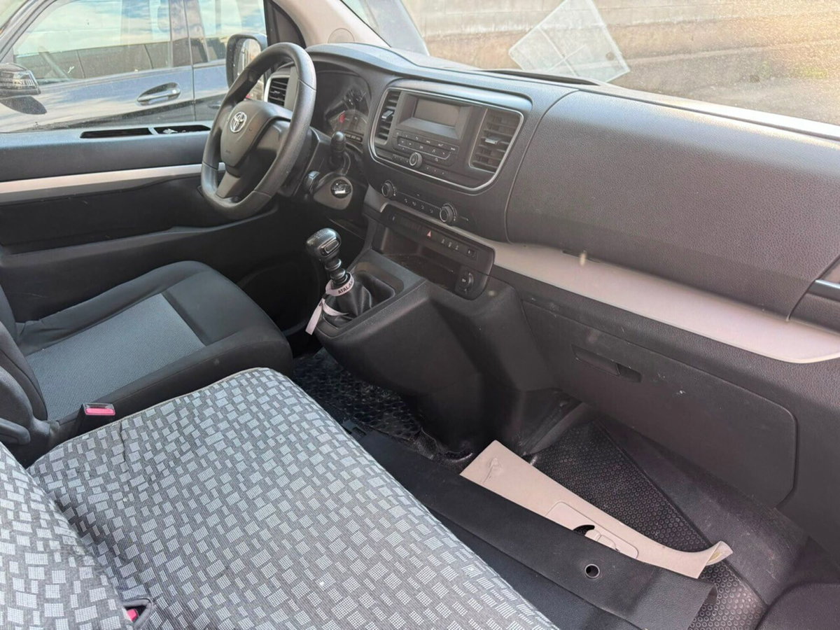 Toyota Proace Verso Verso 1.6D L1 D Lounge (9)