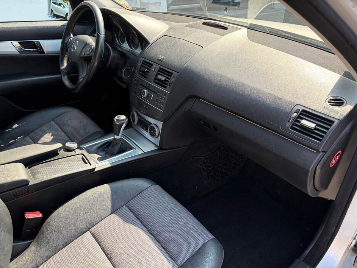 Mercedes-Benz Classe C 200 BlueEFFICIENCY Avantgarde (11)
