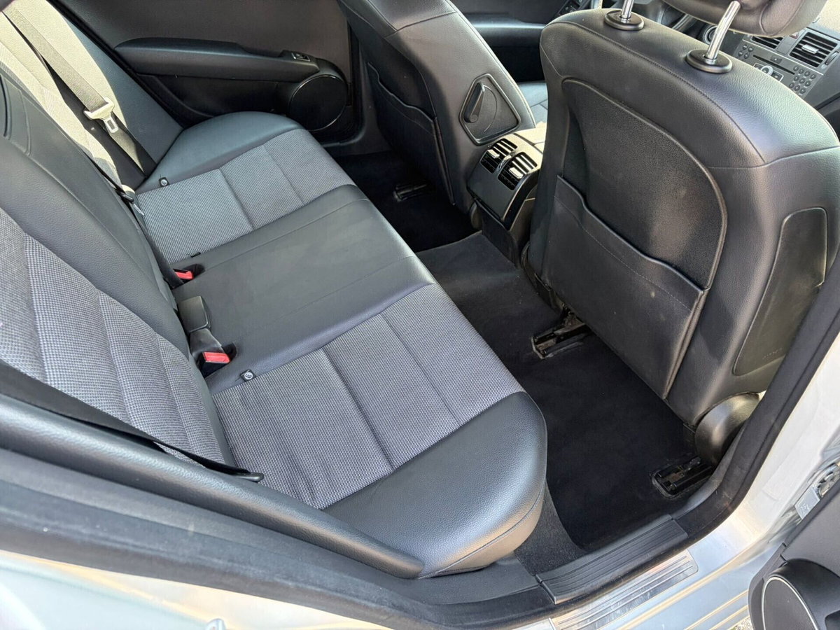 Mercedes-Benz Classe C 200 BlueEFFICIENCY Avantgarde (12)