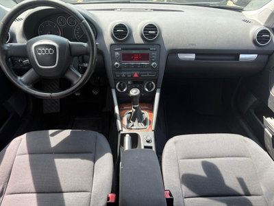 Audi A3 Sportback 2.0 16V TDI Attraction (13)