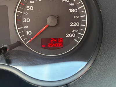 Audi A3 Sportback 2.0 16V TDI Attraction (14)