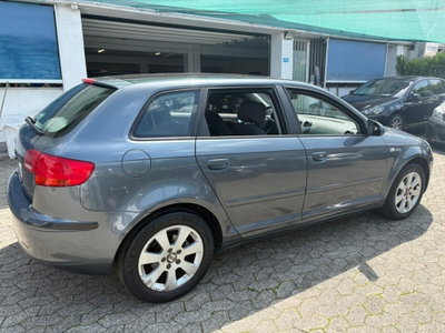 Audi A3 Sportback 2.0 16V TDI Attraction (4)