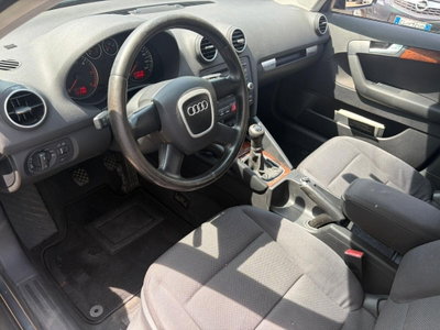 Audi A3 Sportback 2.0 16V TDI Attraction (8)