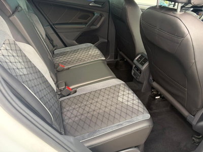 Volkswagen Tiguan 2.0 TDI 150 CV SCR DSG 4MOTION R-Line (12)