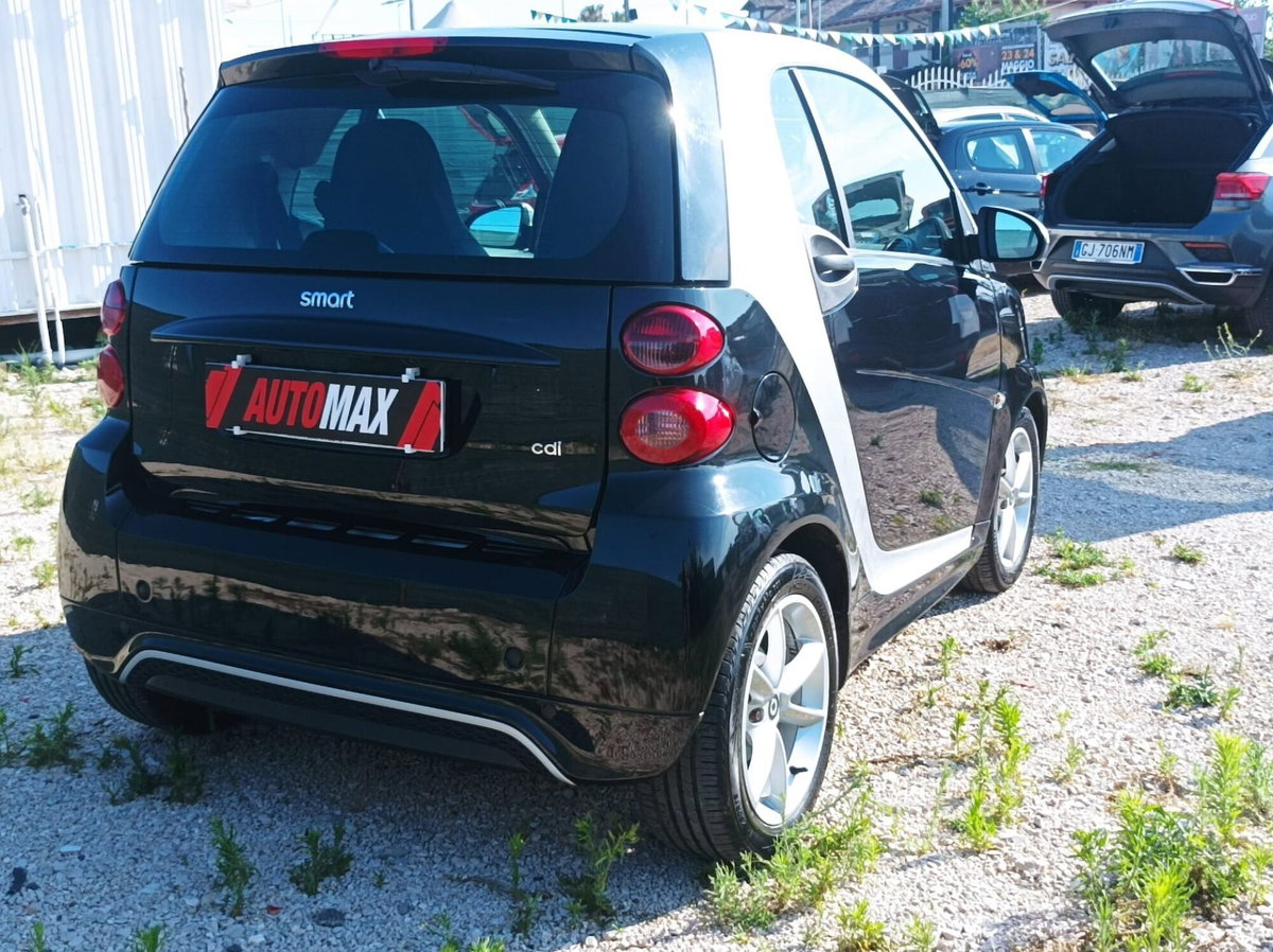 smart Fortwo 800 40 kW coupé passion cdi (6)