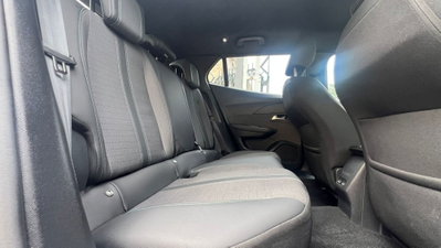 Peugeot 2008 BlueHDi 130 S&S EAT8 Allure Pack (10)