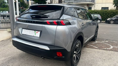 Peugeot 2008 BlueHDi 130 S&S EAT8 Allure Pack (4)