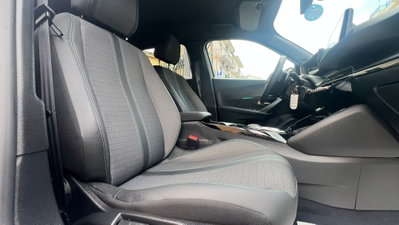 Peugeot 2008 BlueHDi 130 S&S EAT8 Allure Pack (9)
