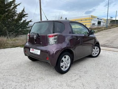 Toyota iQ 1.0 Multidrive (2)
