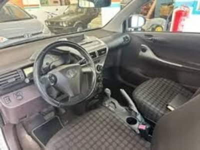 Toyota iQ 1.0 Multidrive (4)