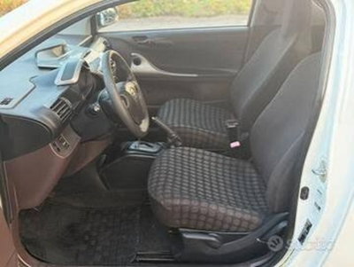 Toyota iQ 1.0 Multidrive (8)