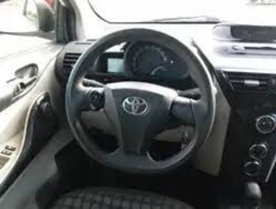 Toyota iQ 1.0 Multidrive (9)