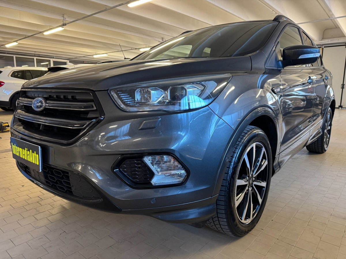 Ford Kuga 1.5 TDCI 120 CV S&S 2WD ST-Line