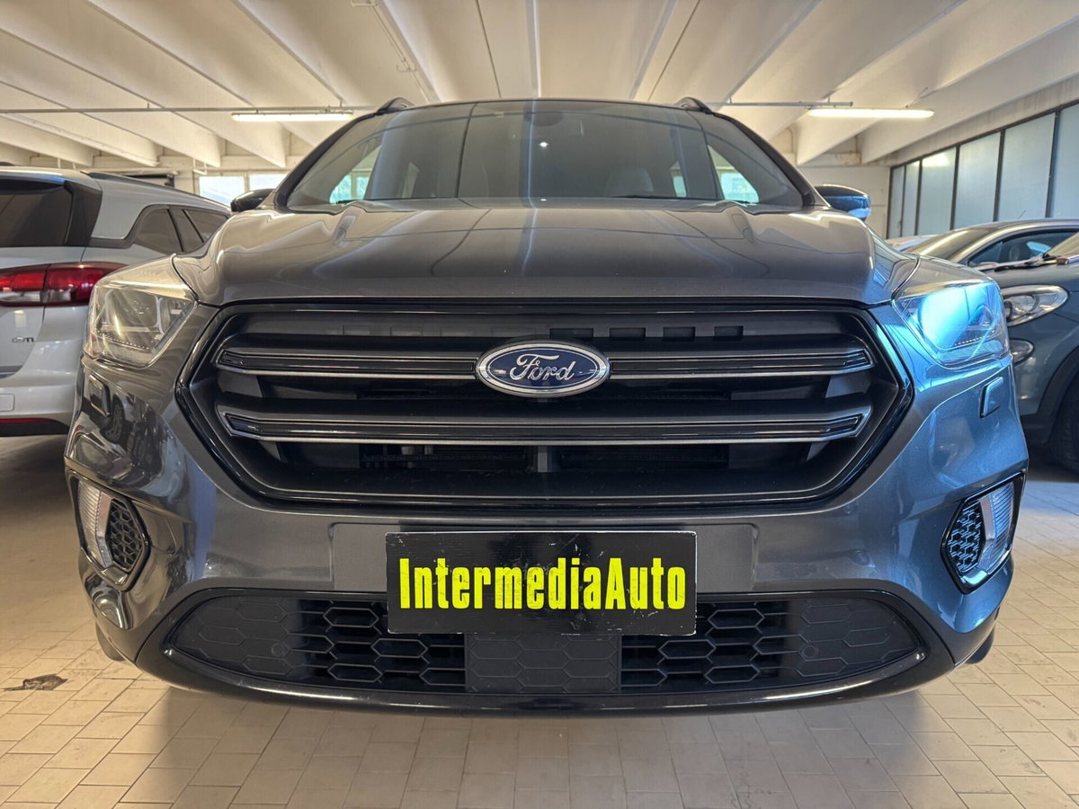 Ford Kuga 1.5 TDCI 120 CV S&S 2WD ST-Line (2)