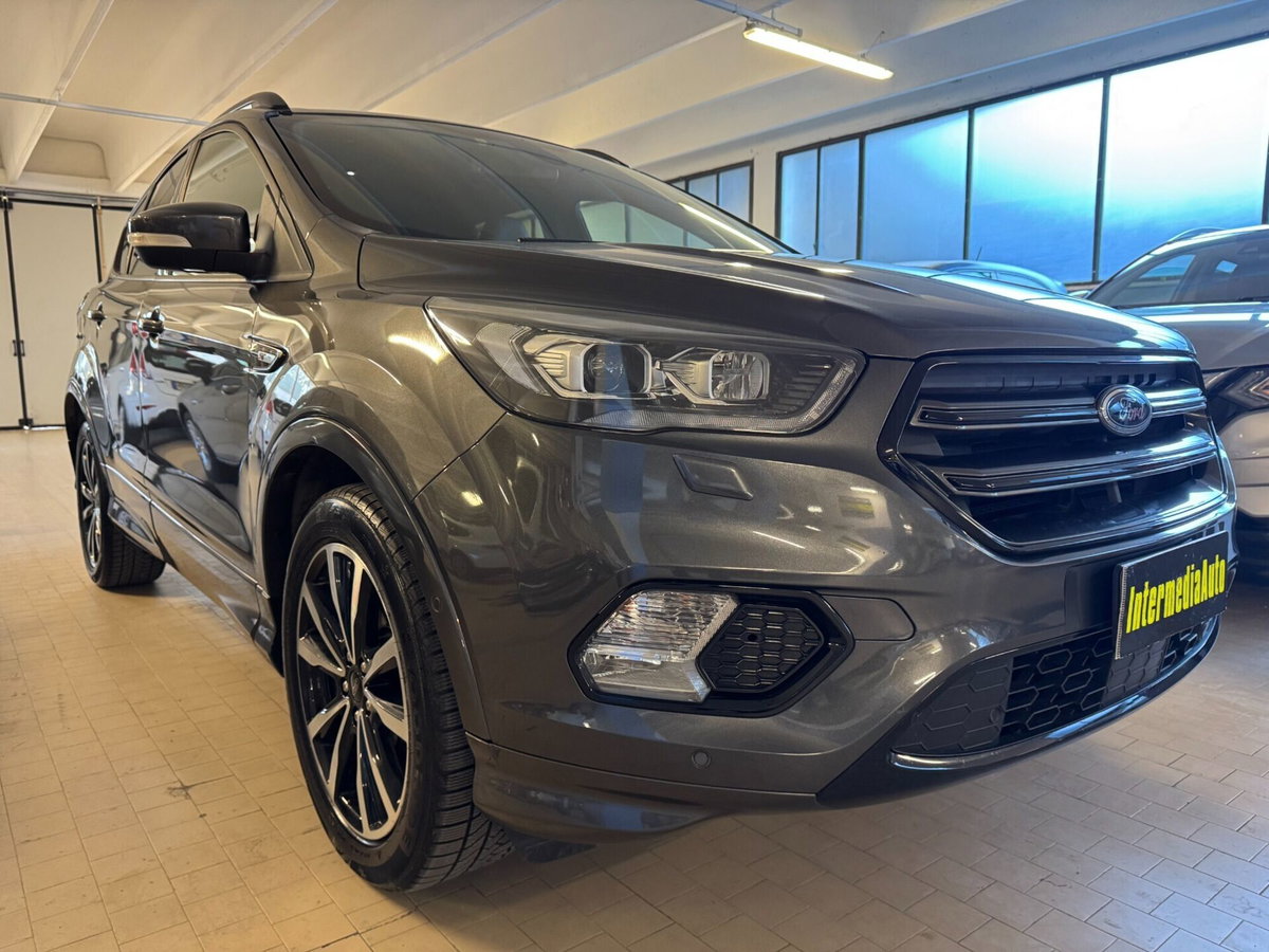Ford Kuga 1.5 TDCI 120 CV S&S 2WD ST-Line (3)