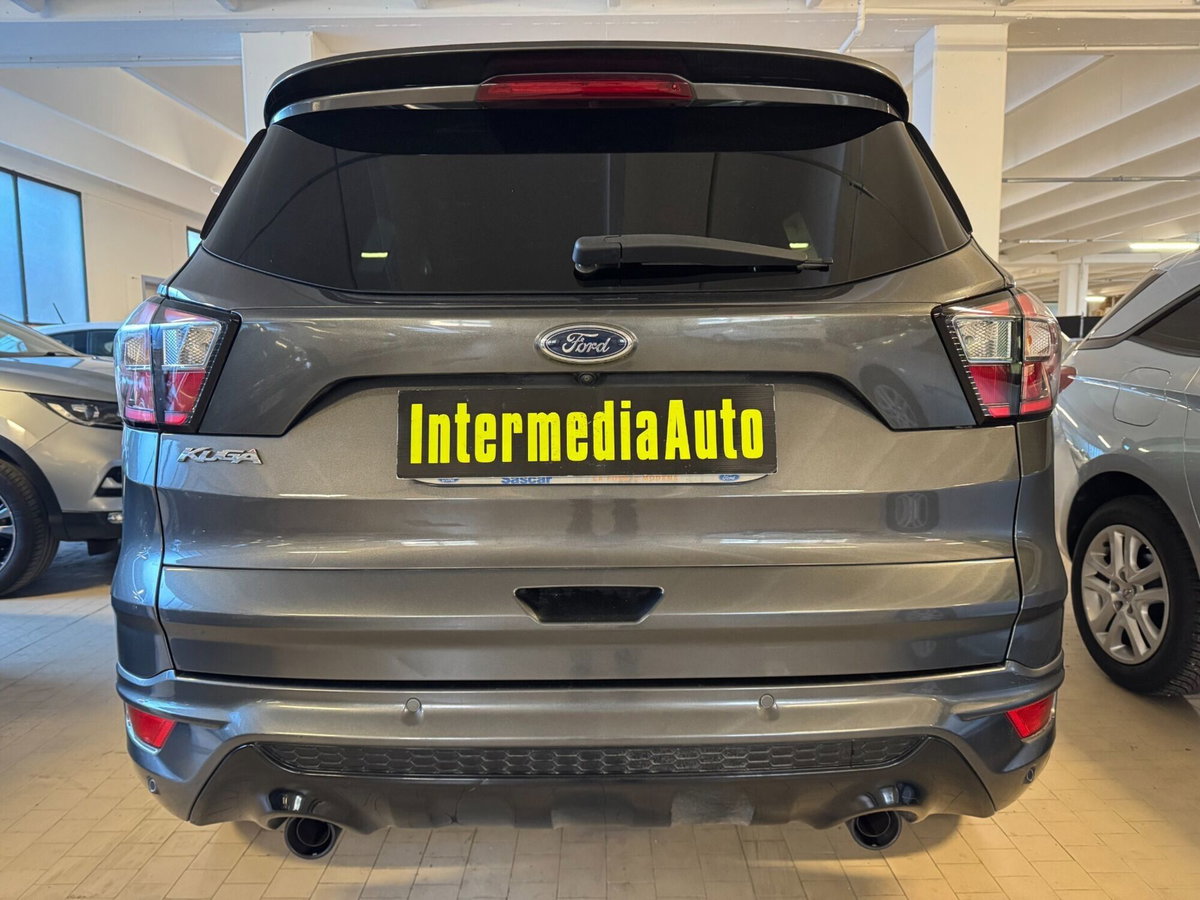 Ford Kuga 1.5 TDCI 120 CV S&S 2WD ST-Line (4)