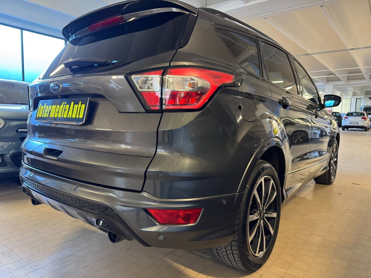 Ford Kuga 1.5 TDCI 120 CV S&S 2WD ST-Line (7)