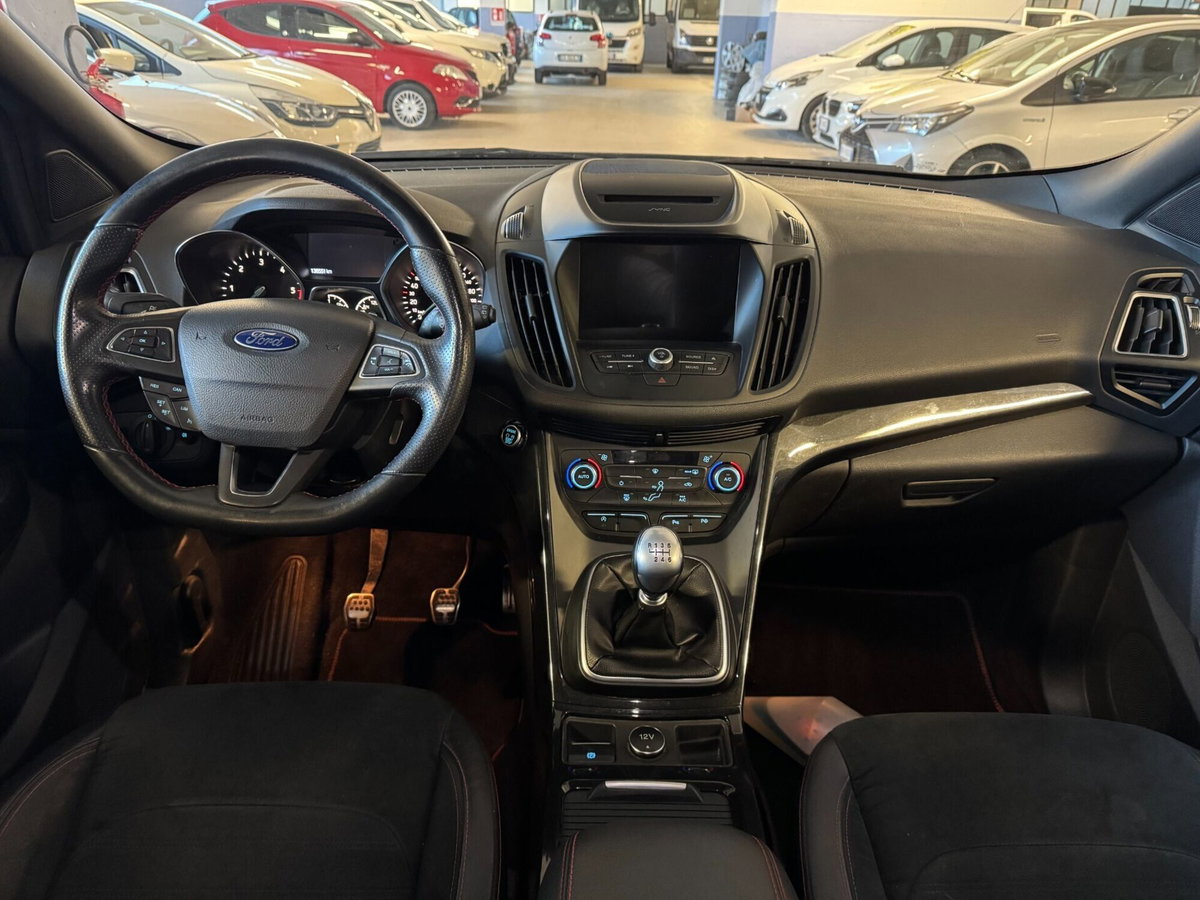 Ford Kuga 1.5 TDCI 120 CV S&S 2WD ST-Line (8)