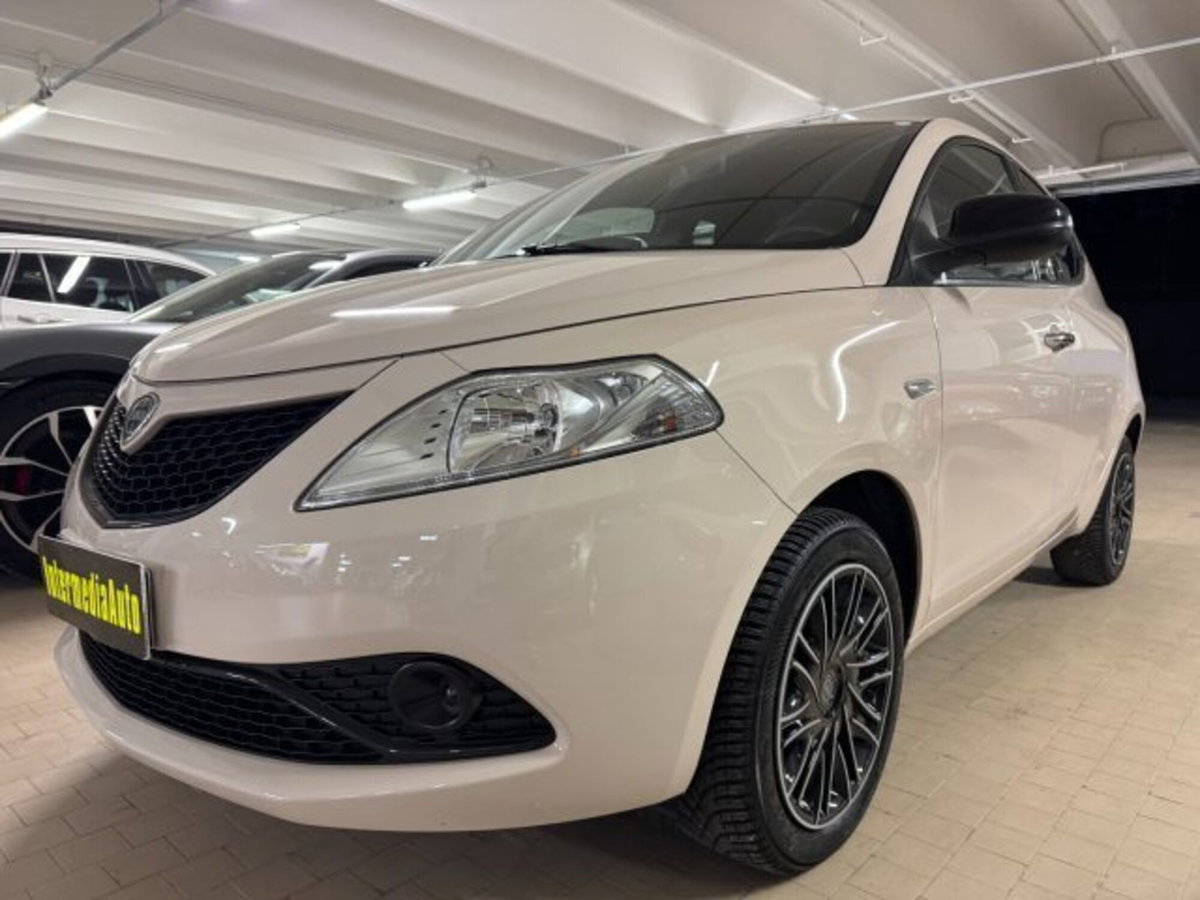 Lancia Ypsilon 1.2 69 CV 5 porte GPL Ecochic Platinum