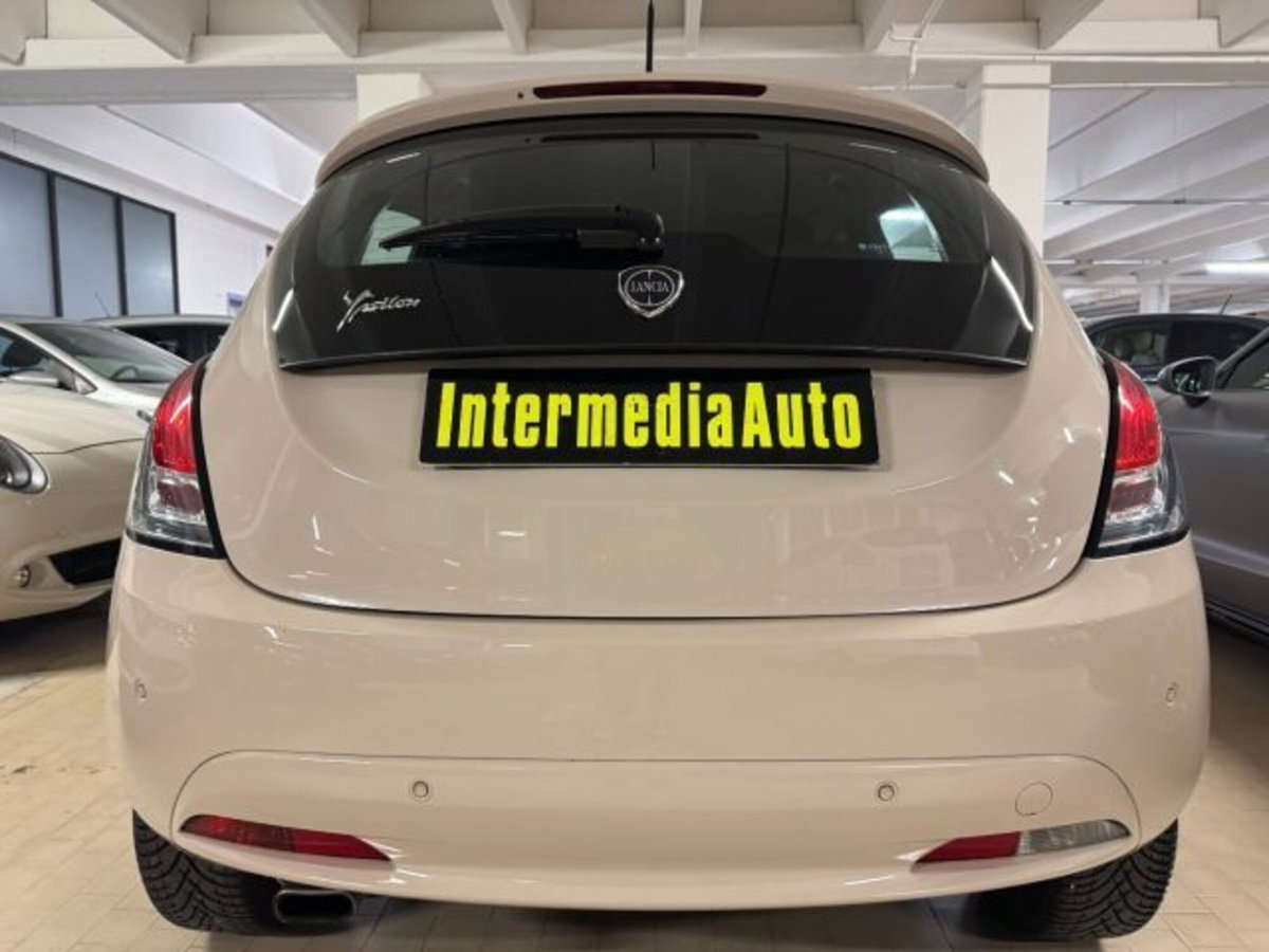 Lancia Ypsilon 1.2 69 CV 5 porte GPL Ecochic Platinum (5)