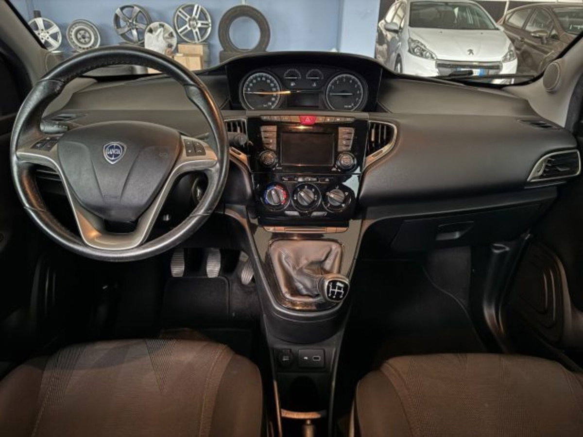 Lancia Ypsilon 1.2 69 CV 5 porte GPL Ecochic Platinum (8)