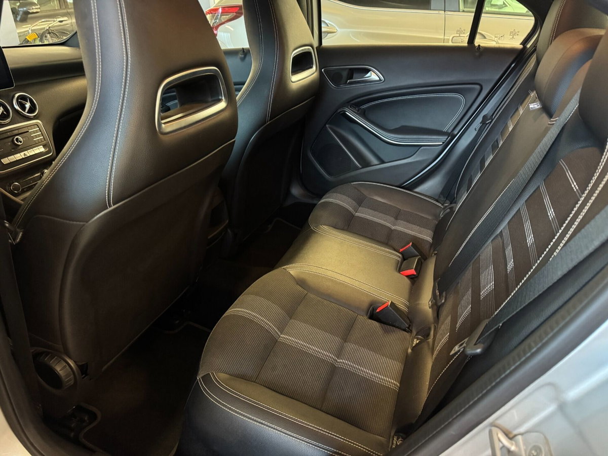 Mercedes-Benz Classe A 180 d Automatic Sport (10)