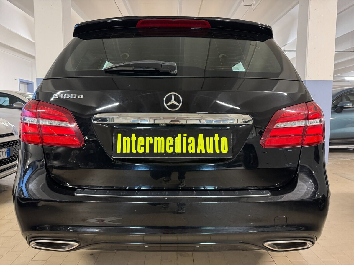 Mercedes-Benz Classe B 180 d Premium (5)