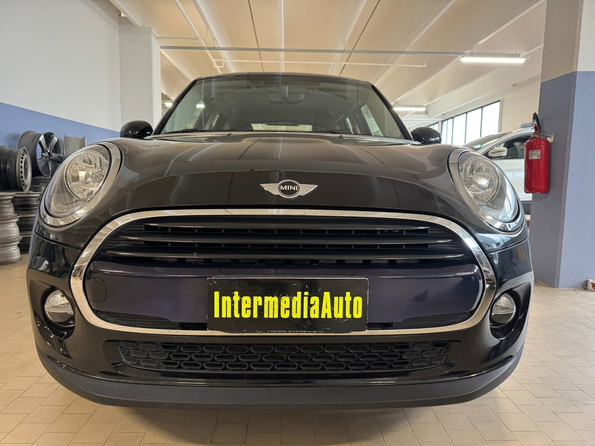 MINI Mini 1.5 Cooper D Boost 5 porte (2)