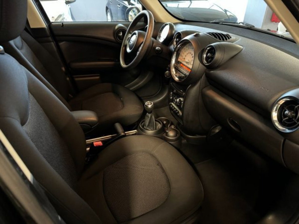 MINI Mini Countryman 1.6 Cooper D Countryman (12)