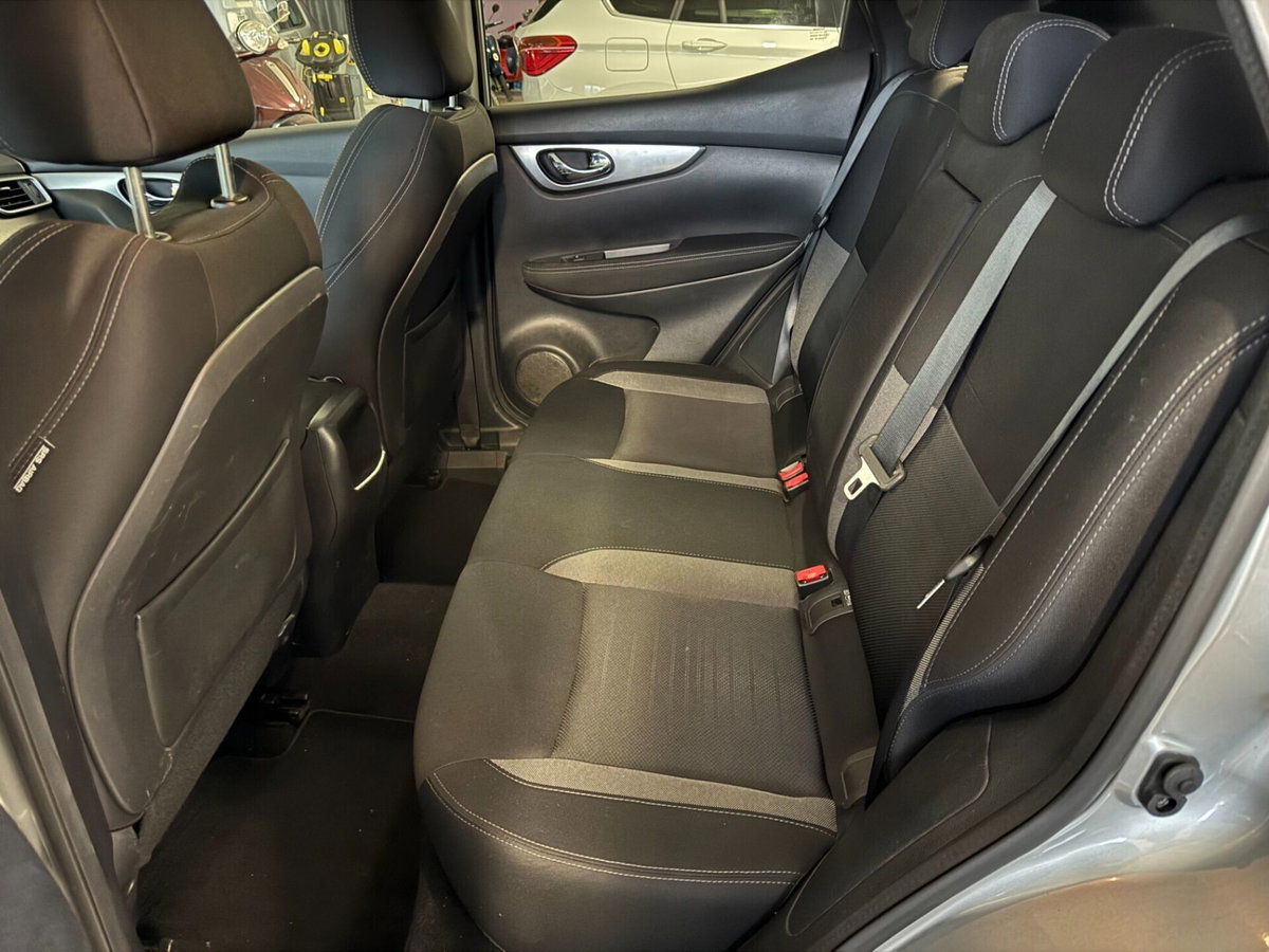 Nissan Qashqai 1.6 dCi 2WD N-Connecta (11)