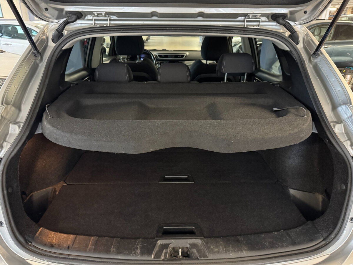Nissan Qashqai 1.6 dCi 2WD N-Connecta (13)
