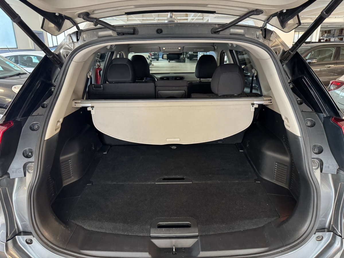 Nissan X-Trail 1.6 dCi 2WD N-Connecta (4)