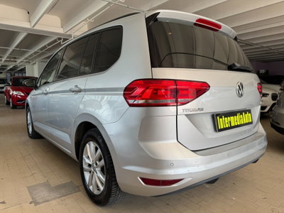 Volkswagen Touran 1.6 TDI Highline BlueMotion Technology (3)