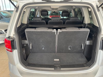 Volkswagen Touran 1.6 TDI Highline BlueMotion Technology (9)