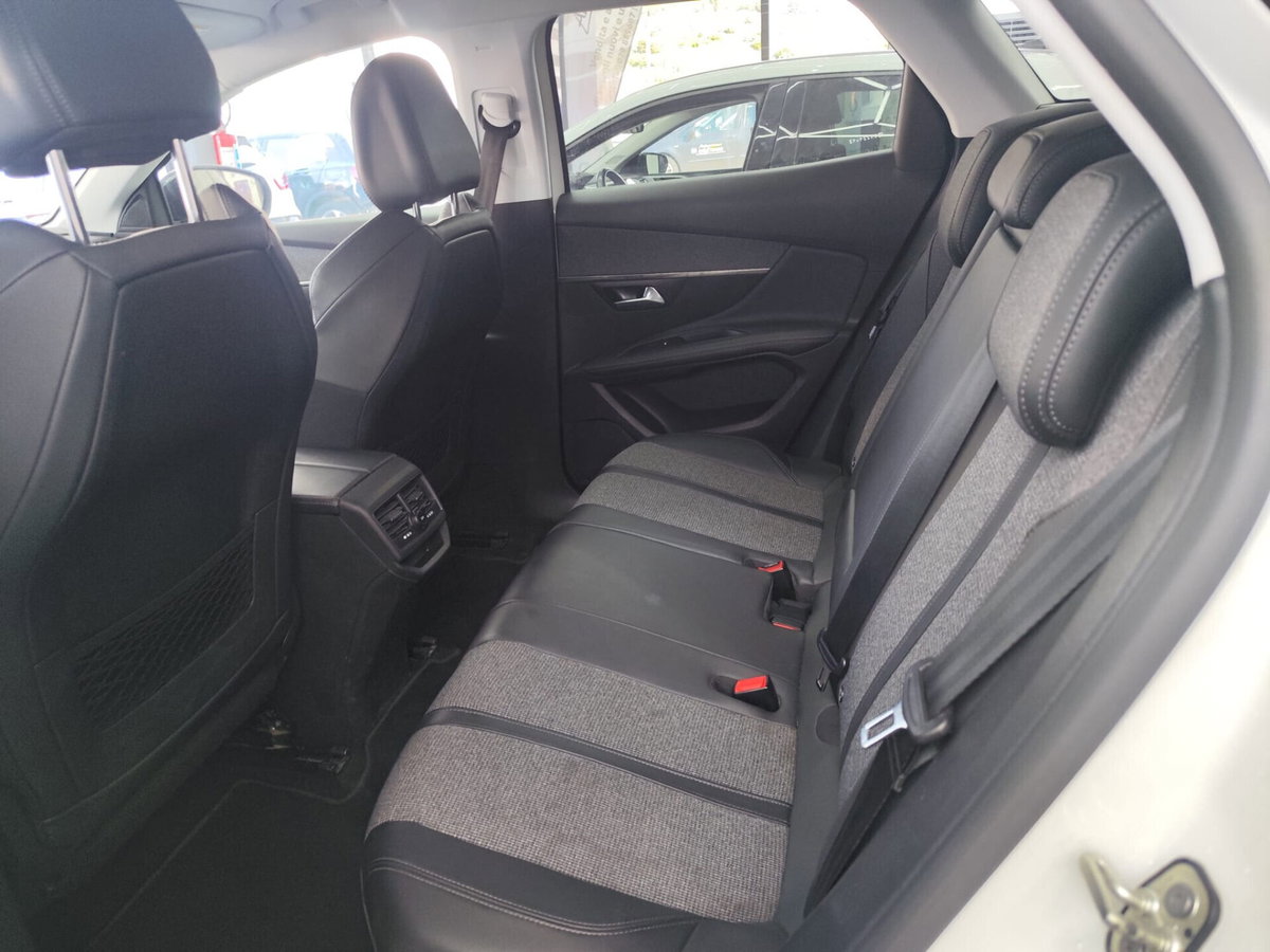 Peugeot 3008 BlueHDi 130 S&S Allure (10)