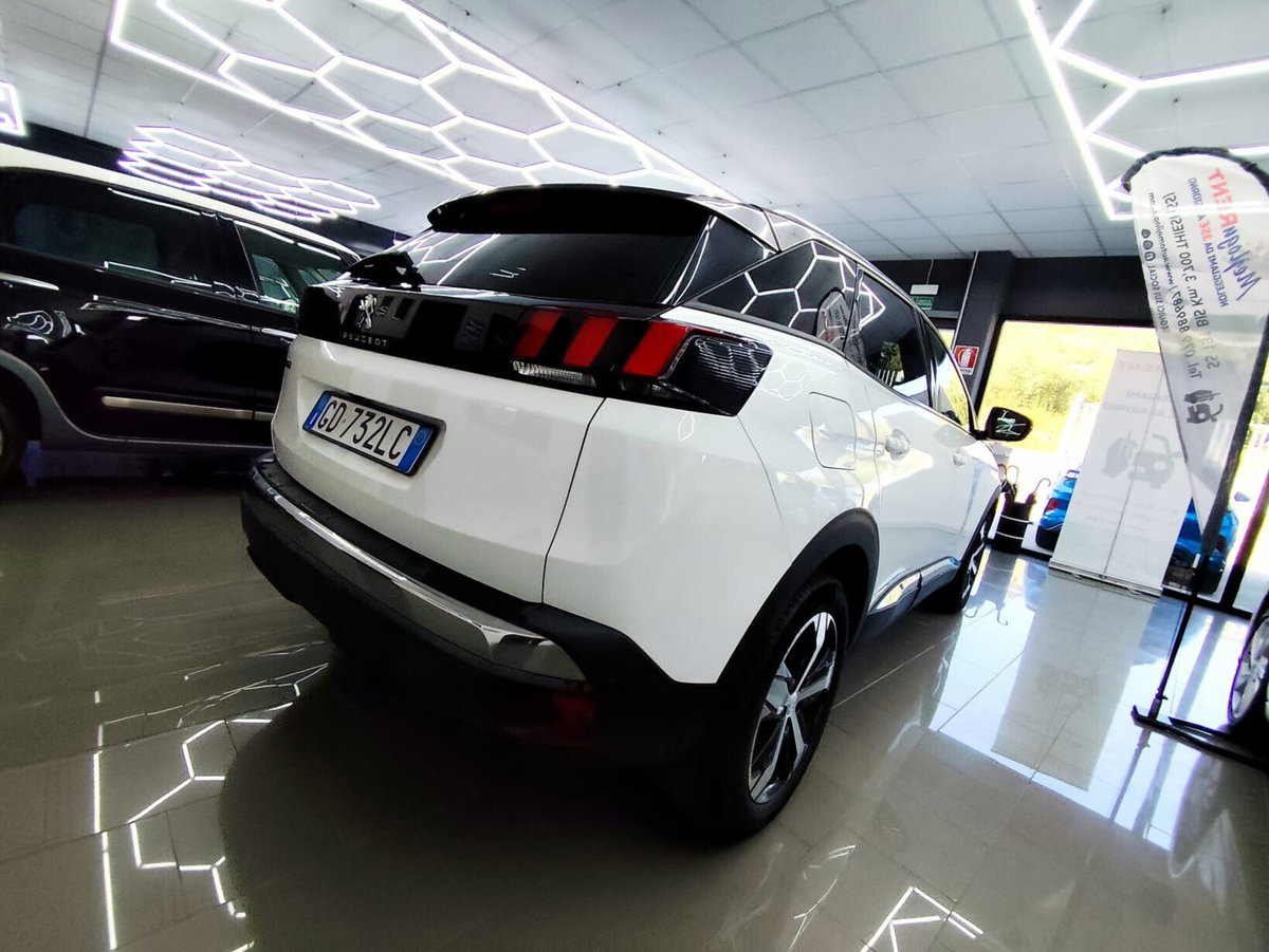 Peugeot 3008 BlueHDi 130 S&S Allure (2)