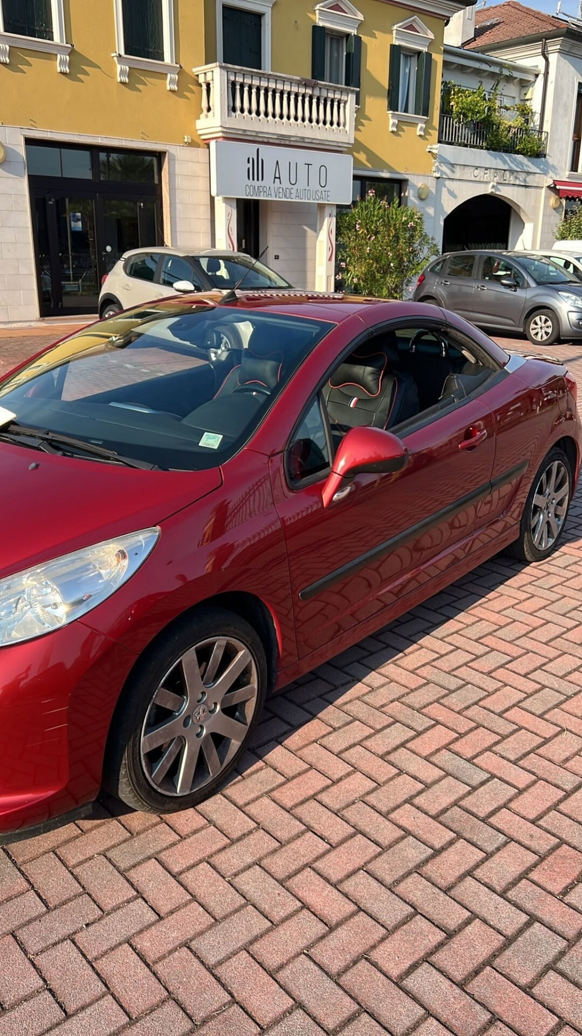 Peugeot 207 Cabrio VTi 120CV CC aut. Féline (2)