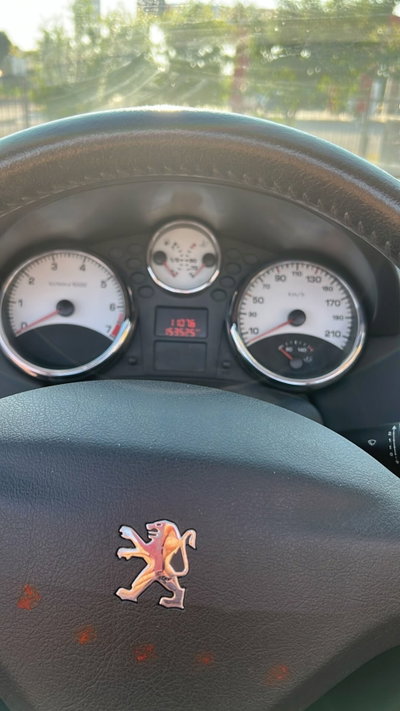 Peugeot 207 Cabrio VTi 120CV CC aut. Féline (8)