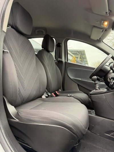 Lancia Ypsilon 1.0 FireFly 5 porte S&S Hybrid Gold Plus (13)
