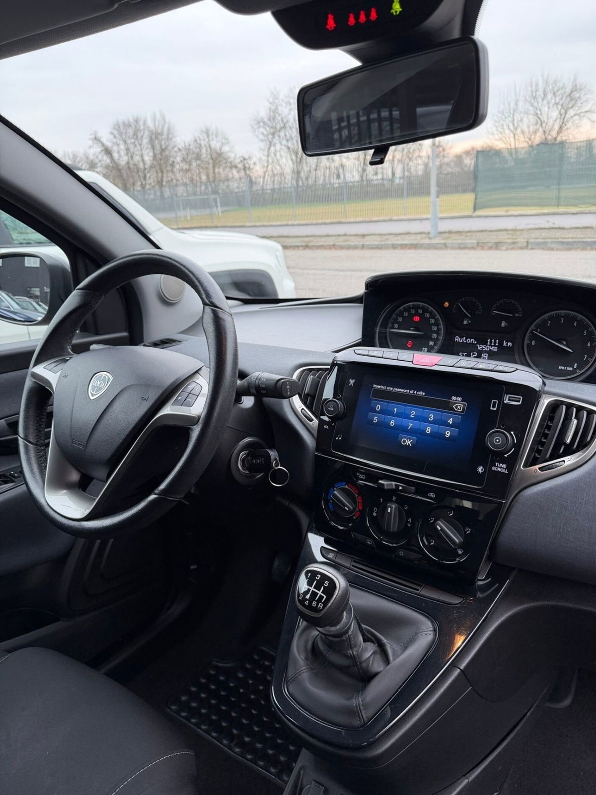 Lancia Ypsilon 1.0 FireFly 5 porte S&S Hybrid Gold Plus (14)