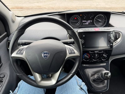 Lancia Ypsilon 1.0 FireFly 5 porte S&S Hybrid Gold Plus (16)