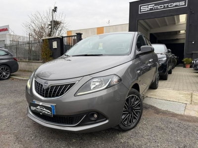 Lancia Ypsilon 1.0 FireFly 5 porte S&S Hybrid Gold Plus (2)