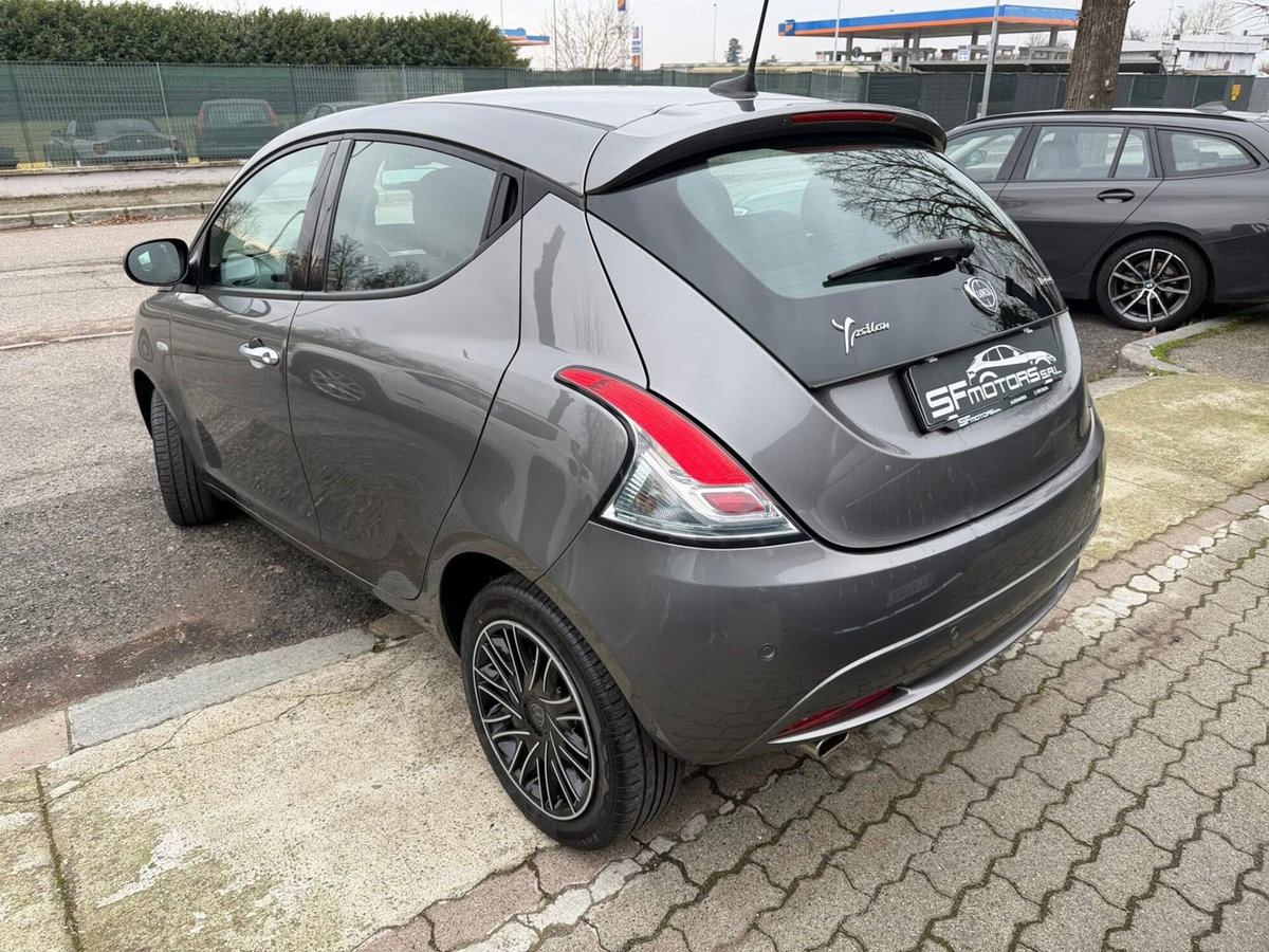 Lancia Ypsilon 1.0 FireFly 5 porte S&S Hybrid Gold Plus (4)