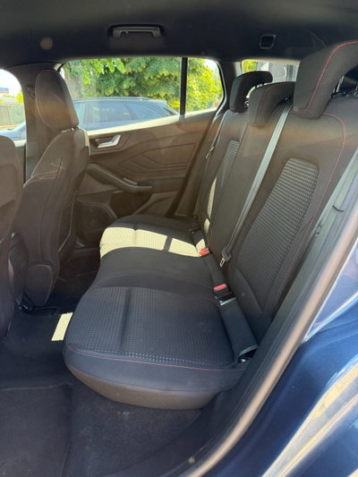 Ford Focus Station Wagon 1.0 EcoBoost Hybrid 125 CV SW ST-Line (11)