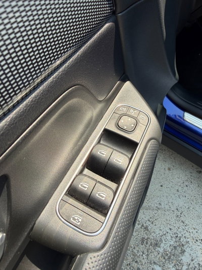 Mercedes-Benz GLB 200 d Automatic Sport (10)