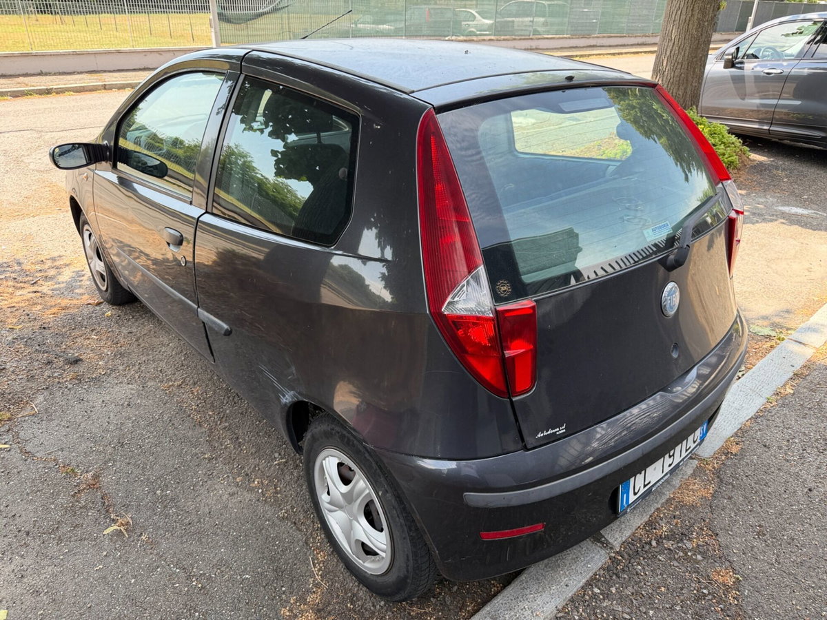 Fiat Punto 1.2 16V 3 porte Emotion (3)