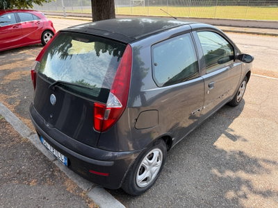 Fiat Punto 1.2 16V 3 porte Emotion (4)